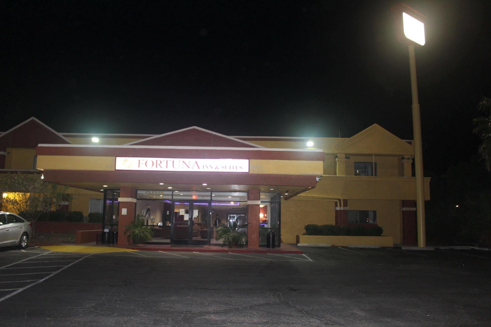 Fortuna Inn And Suites Tucson Ngoại thất bức ảnh